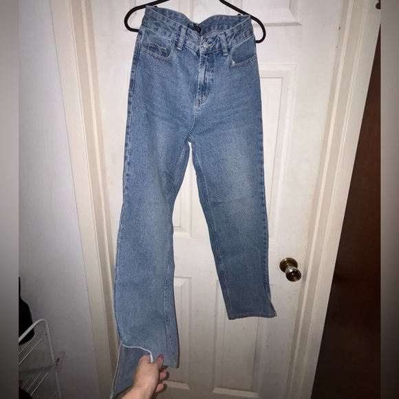 straight open cut  Jeans - Picture 2 of 5